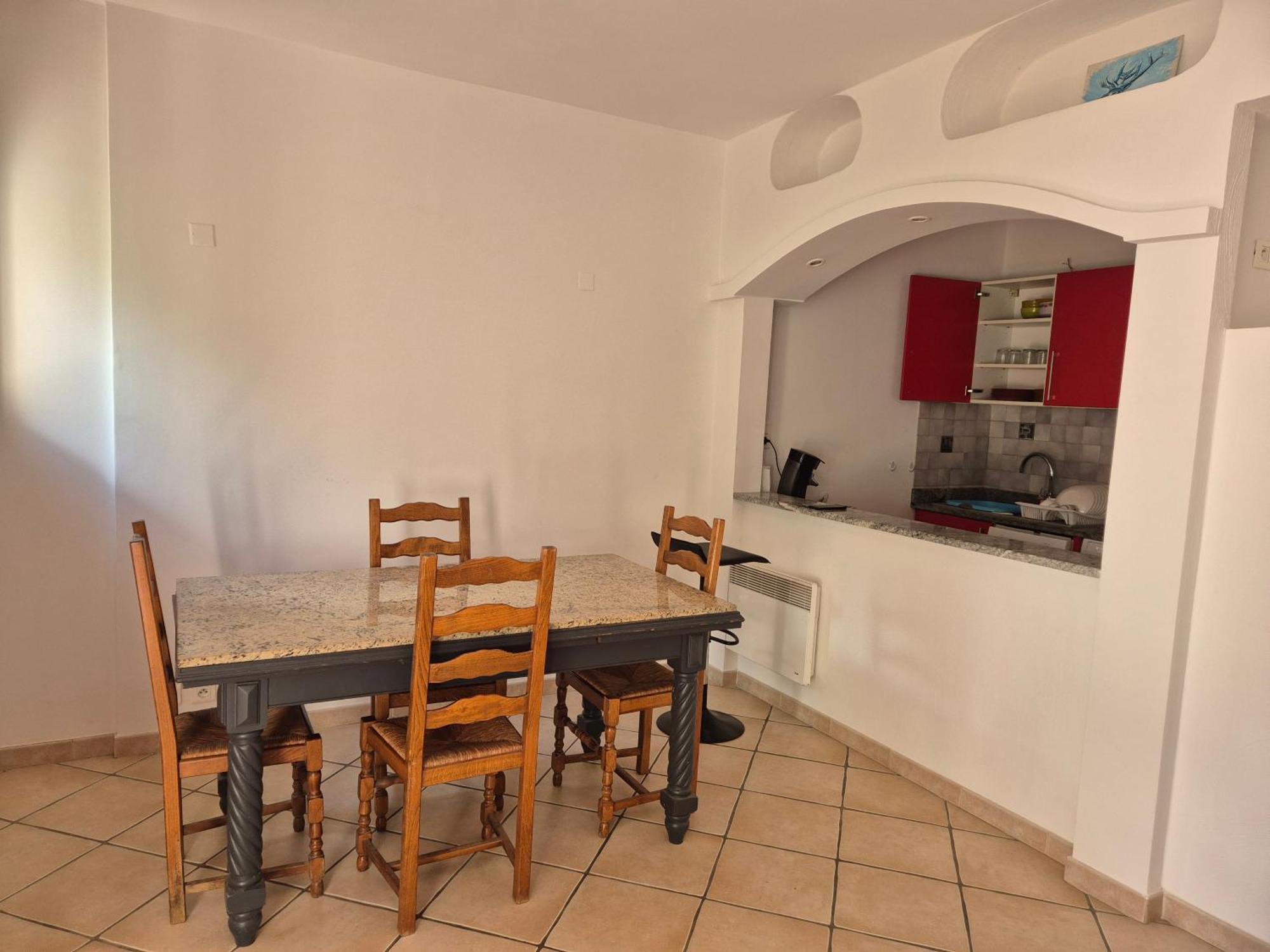 Joli Appartement Climatise Avec Terrasse A Moin 10 Minutes A Pieds De La Plage Calvi  Buitenkant foto