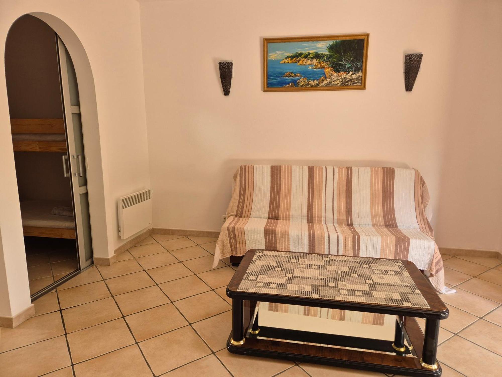 Joli Appartement Climatise Avec Terrasse A Moin 10 Minutes A Pieds De La Plage Calvi  Buitenkant foto